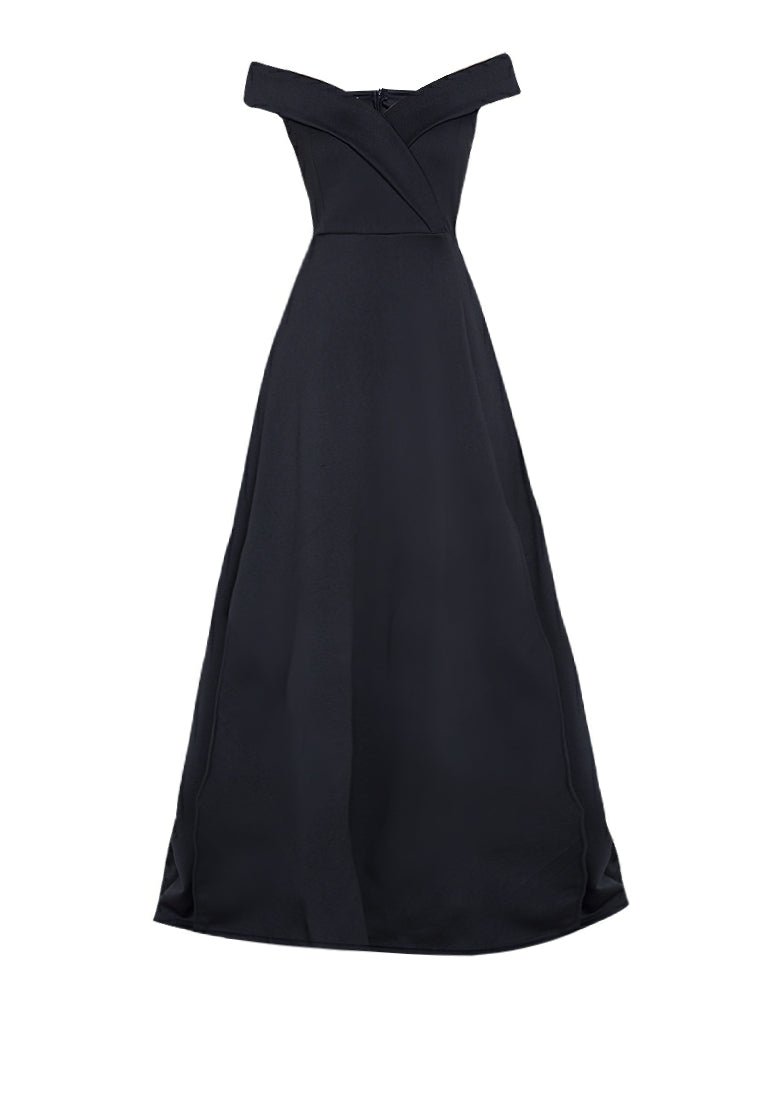 Off-the-Shoulder Maxi Dress in Black