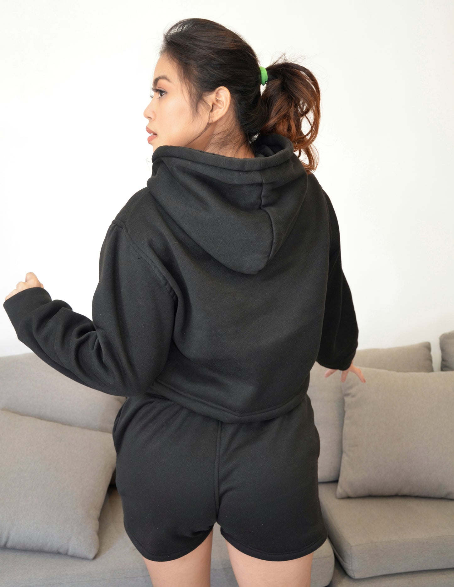 Croptop Hoodie in Black