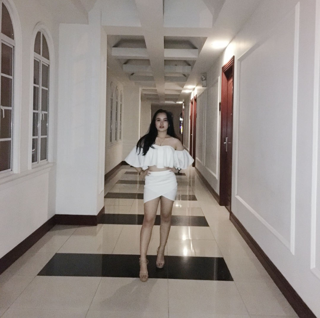 Off-the-Shoulder Frill Wrap Mini Set in White