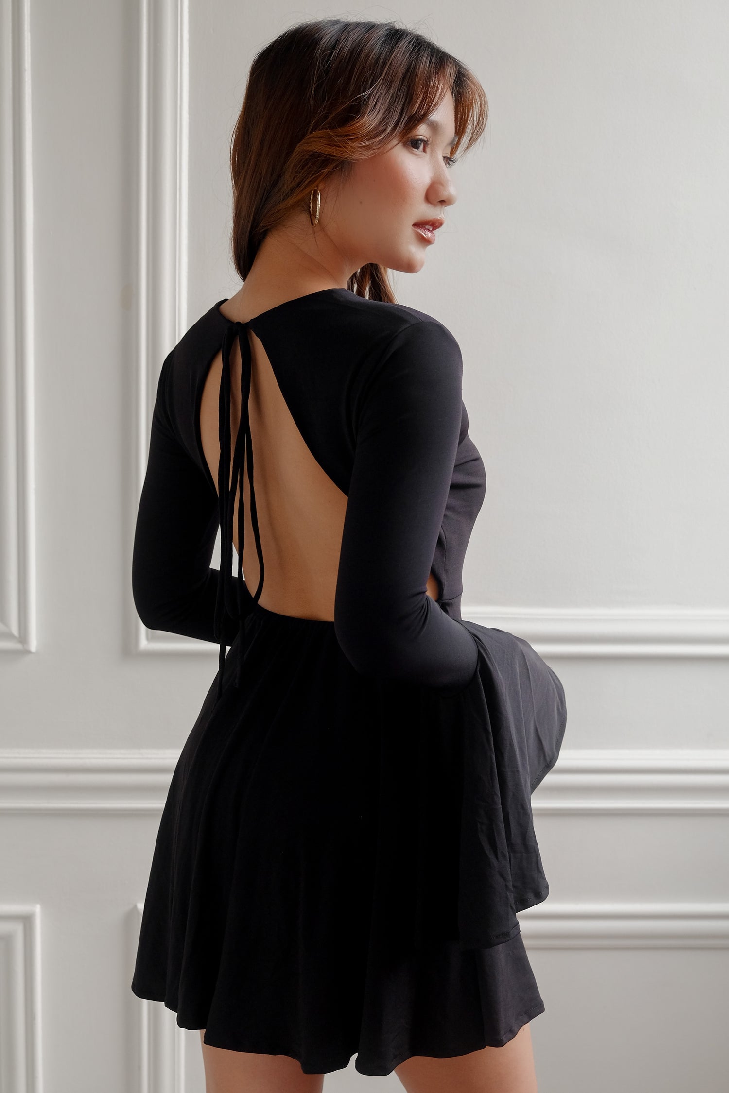 Longsleeved Backless Mini Dress
