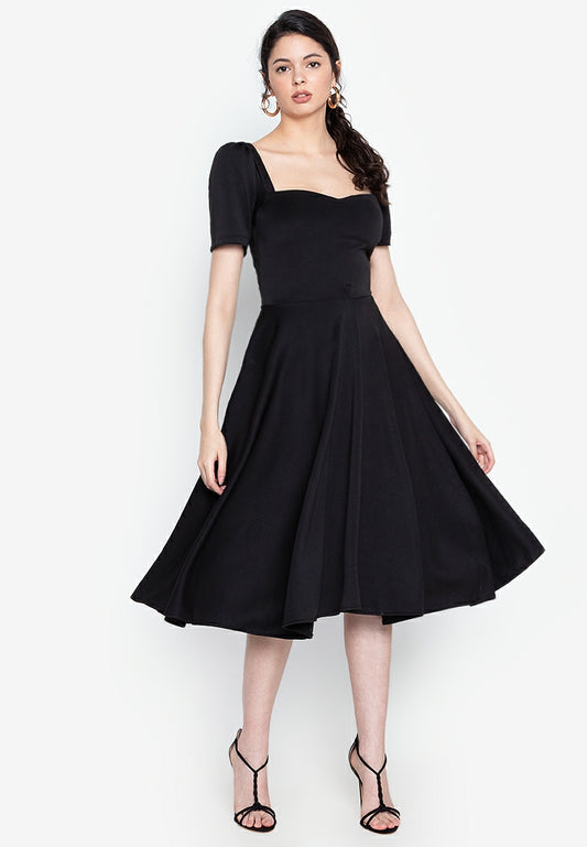 Puff Sleeved Dress in Black