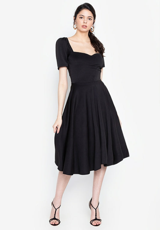 Puff Sleeved Dress in Black