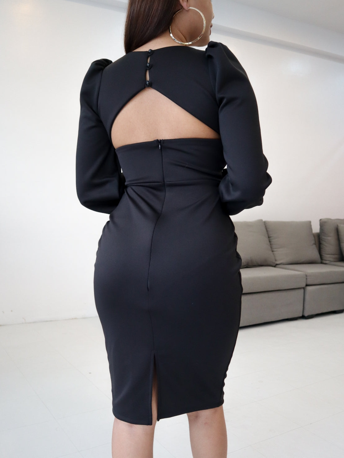 Puff-sleeved Knee-length Dress in Black